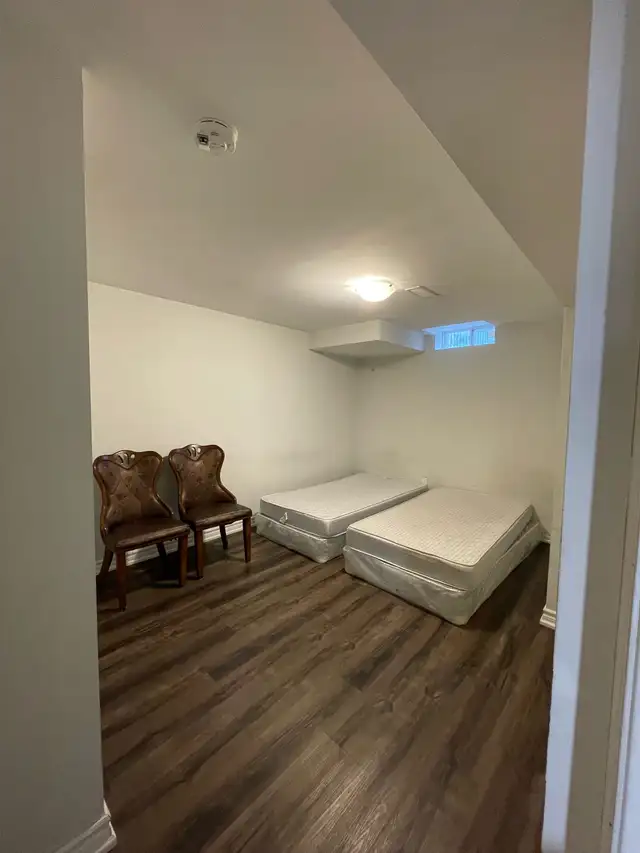 Scarborough Basement Apartment for Rent! - Photo 2