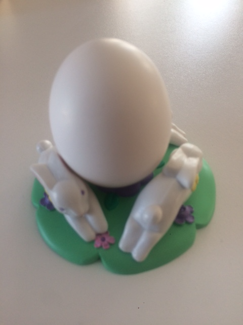 BEAU COQUETIER NEUF DE 3.5'DIAMÈTRE DANS SA BOITE CADEAU: $5.00 - Photo 2