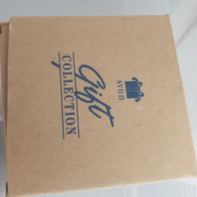 BEAU COQUETIER NEUF DE 3.5'DIAMÈTRE DANS SA BOITE CADEAU: $5.00 - Photo 3