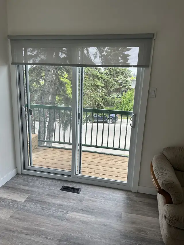 Inner City Extensively Renovated 2 bedroom, 4plex upper Unit. - Photo 10