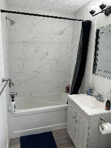 Inner City Extensively Renovated 2 bedroom, 4plex upper Unit. - Photo 11