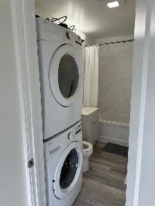 Inner City Extensively Renovated 2 bedroom, 4plex upper Unit. - Photo 14