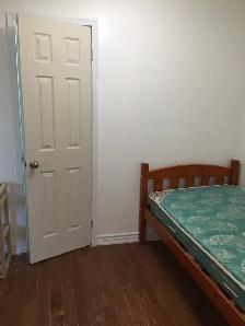 Private rooms with private washrooms - Photo 4