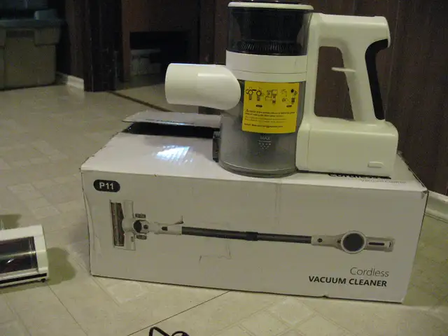 Cordless Stick Vacuum Cleaner, BRAND NEW - Photo 8