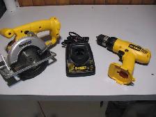 4 DeWalt Power Tools, 12 Volts - Photo 7