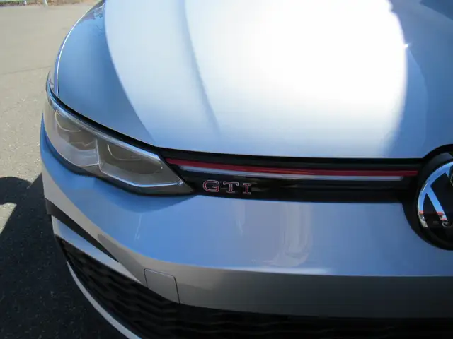 2024 Volkswagen Golf GTI Performance Autobahn | One Owner | Clea - Photo 5