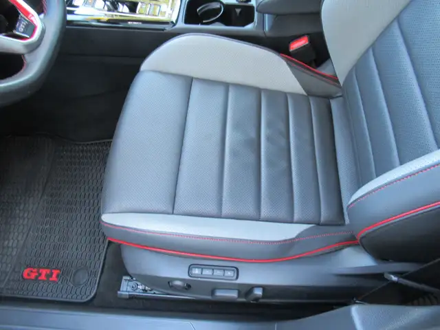 2024 Volkswagen Golf GTI Performance Autobahn | One Owner | Clea - Photo 19