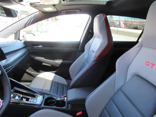 2024 Volkswagen Golf GTI Performance Autobahn | One Owner | Clea - Photo 21