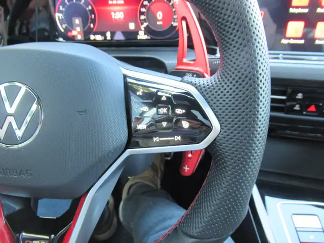2024 Volkswagen Golf GTI Performance Autobahn | One Owner | Clea - Photo 24
