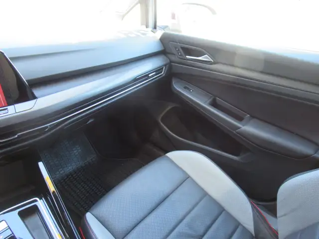 2024 Volkswagen Golf GTI Performance Autobahn | One Owner | Clea - Photo 29
