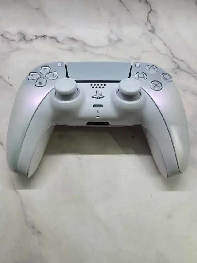 PS5 Controller Chrome Pearl Like New
