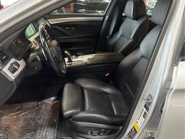 2013 BMW 535i xdrive Low kms BC Vehicle 1 claim under 2k - Photo 17