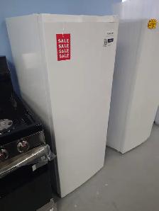 Frigidaire '22' White Convertible Upright Freezer on Sale‼️ - Photo 2