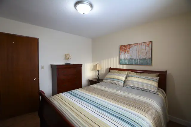 Fully furnished 3-bedroom w/ Garage for rent in Drayton Valley - Photo 5