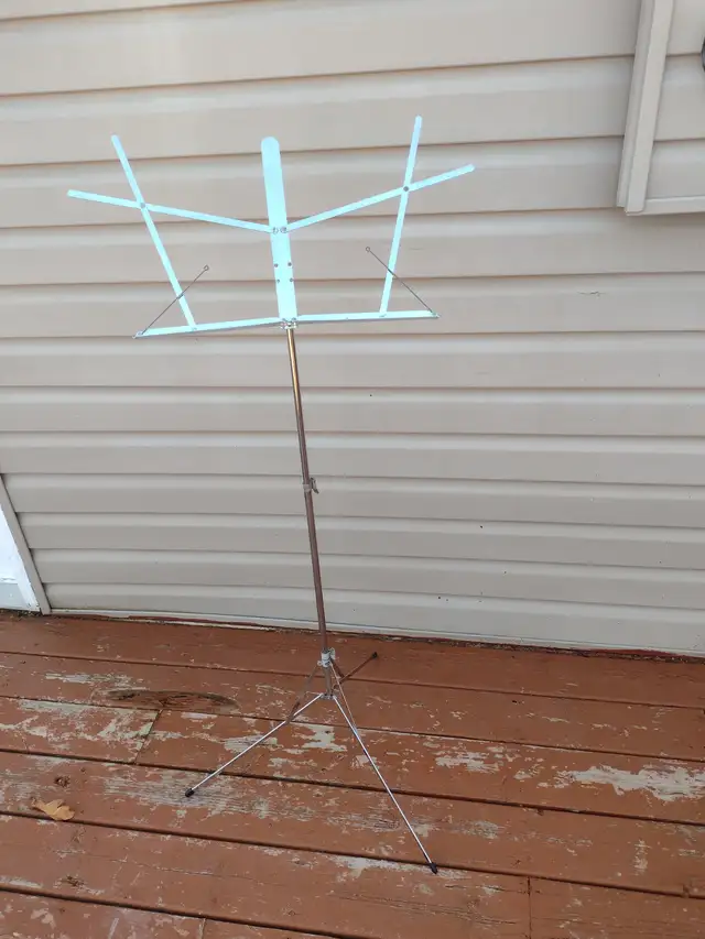 Chrome music stand