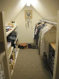 Loft Living – Private, Cozy, Squeaky Clean 1 Br Attic Suite! - Photo 9