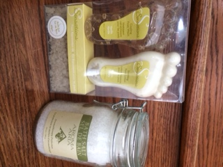 3 PRODUITS DE PIEDS SCELLÉS$5.00 3 SEL DE BAIN AROMA ARIA $5.00 - Photo 3