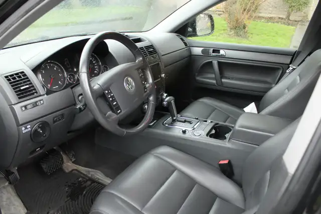 2010 VW Touareg TDI Quattro - Photo 4