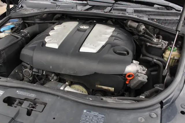 2010 VW Touareg TDI Quattro - Photo 6