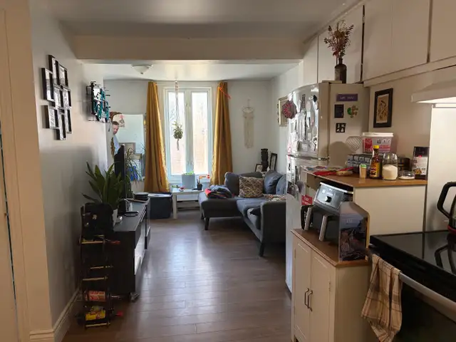 Beau 4 1/2 St-Sauveur, Rez de chaussé, cours arrière, JUILLET