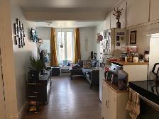 Beau 4 1/2 St-Sauveur, Rez de chaussé, cours arrière, JUILLET