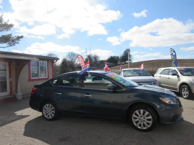 2018 Nissan Sentra S - Photo 4