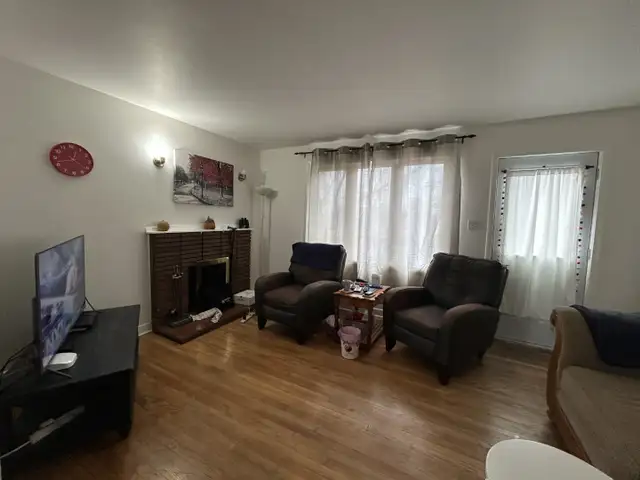 26-041 Lovely home in Central Dartmouth - Photo 2