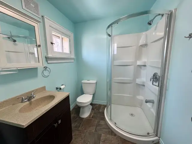 Cozy Loft-Style 1 Bed Apartment on Owen St. - Photo 8