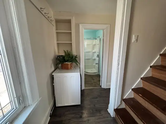 Cozy Loft-Style 1 Bed Apartment on Owen St. - Photo 12