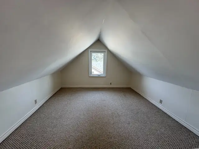 Cozy Loft-Style 1 Bed Apartment on Owen St. - Photo 16