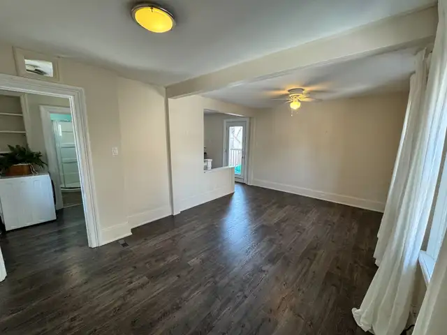 Cozy Loft-Style 1 Bed Apartment on Owen St. - Photo 21