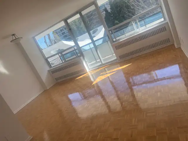 Female Only - Private Room avaliable near York Mills Subway