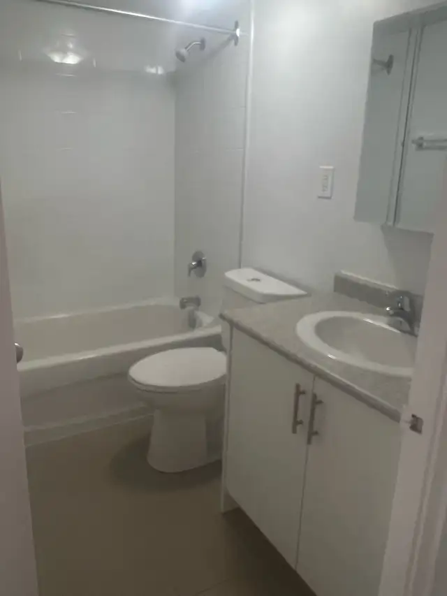 Female Only - Private Room avaliable near York Mills Subway - Photo 7