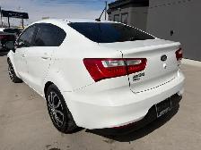 2016 KIA RIO SX - LEATHER SEATS - HEATED SEATS - BACK-UP CAMERA - Photo 3