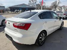 2016 KIA RIO SX - LEATHER SEATS - HEATED SEATS - BACK-UP CAMERA - Photo 5