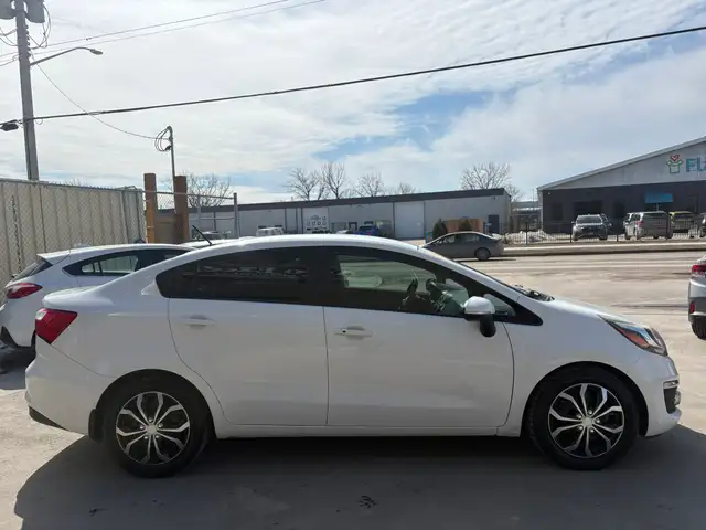 2016 KIA RIO SX - LEATHER SEATS - HEATED SEATS - BACK-UP CAMERA - Photo 6