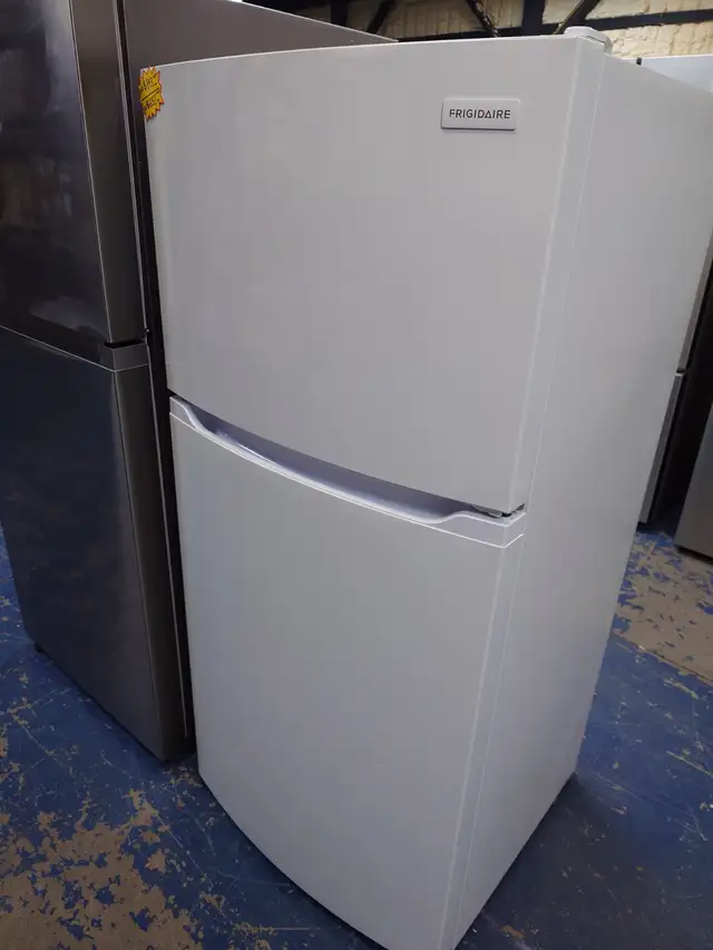 Frigidaire '28' White Top Freezer Bottom Fridge on Sale‼️ - Photo 2