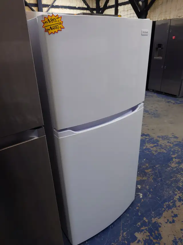Frigidaire '28' White Top Freezer Bottom Fridge on Sale‼️ - Photo 3