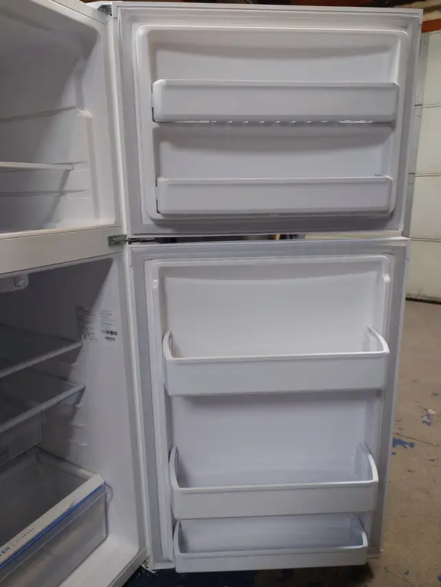 Frigidaire '28' White Top Freezer Bottom Fridge on Sale‼️ - Photo 5