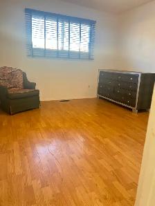 Balcony/All utilities & WiFi included/5 min walk Franklin Train - Photo 3