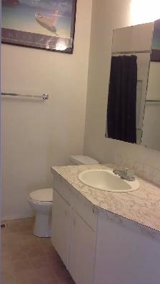 Balcony/All utilities & WiFi included/5 min walk Franklin Train - Photo 9