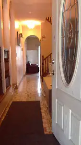 5 min Walk to Whitehorn Ctrain/ Near Sunridge Mall & Airport