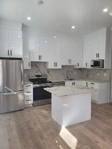 $2,300  2br  850ft  Bright 2 Bed  2 Bath Suite in Deer Lake area