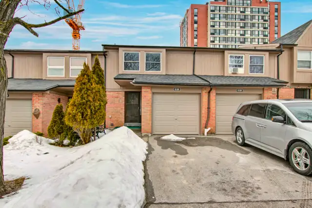 HUGE 3 BDR and 4 DEN Townhouses for Lease for Rent (Meadowvale)