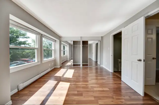 HUGE 3 BDR and 4 DEN Townhouses for Lease for Rent (Meadowvale) - Photo 4