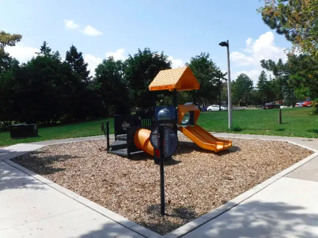 HUGE 3 BDR and 4 DEN Townhouses for Lease for Rent (Meadowvale) - Photo 8