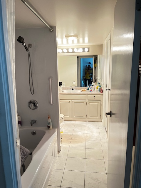 $1,100/1 br – Female only room for rent - GREAT LOCATION - Photo 6