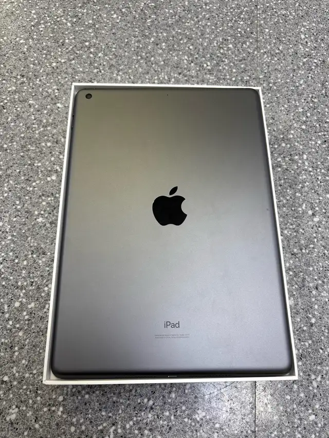 IPad 8th Gen Wifi 128GB Boxed - Photo 5