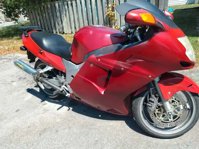 2001 Honda CBR1100XX BLACK BIRD. Runs like a top. TLC only.