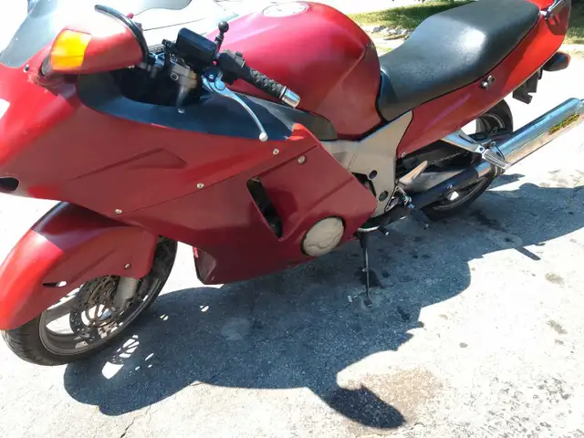 2001 Honda CBR1100XX BLACK BIRD. Runs like a top. TLC only. - Photo 3